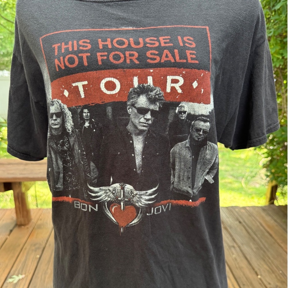 Bon Jovi This House Is Not For Sale 2017 Tour T-Shirt Black Graphic Band Tee
